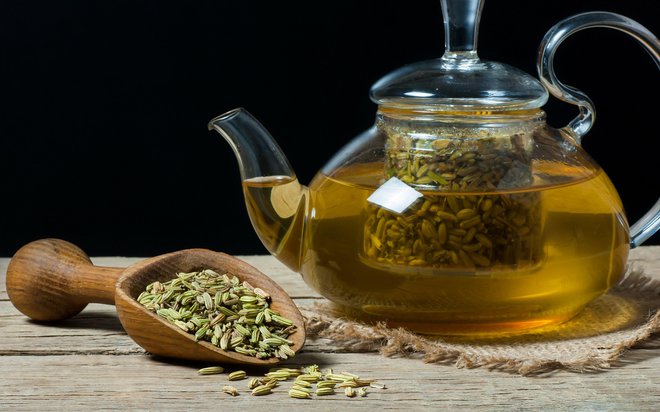 Pitje janeževega čaja je učinkovito pri odpravljanju napenjanja in krčev, hkrati pa ta deluje antioksidativno in protiglivično. FOTO: Halil Ibrahim Mescioglu/Shutterstock
