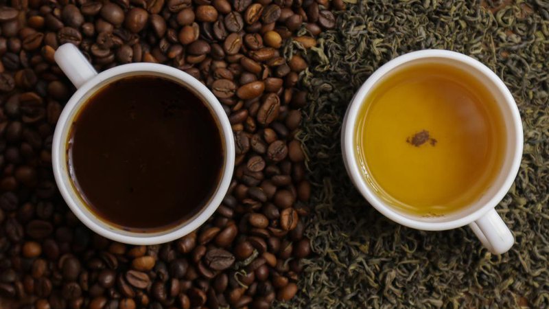 Fotografija: Kofein v pravem čaju in kavi zavira absorpcijo železa v telo. Foto: Mynameislisenok/shutterstock
