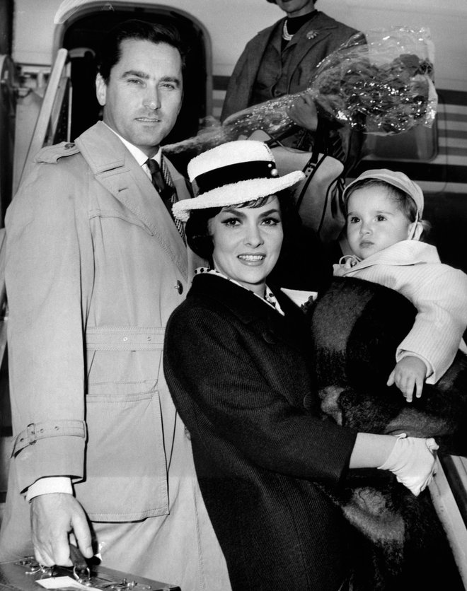 Gina Lollobrigida z možem Milkom Škofičem in sinom Milkom mlajšim okoli leta 1959. FOTO: Profimedia
