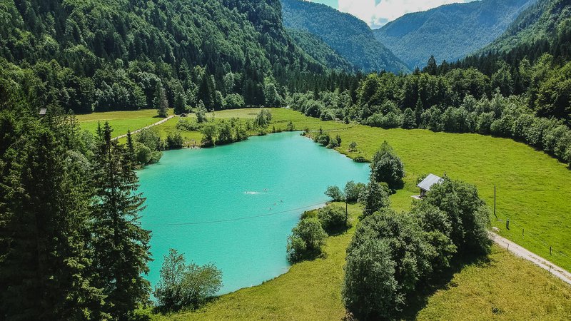 Fotografija: Jezero Kreda se nahaja v dolini reke Radovne. Foto: Anže Furlan/Shutterstock