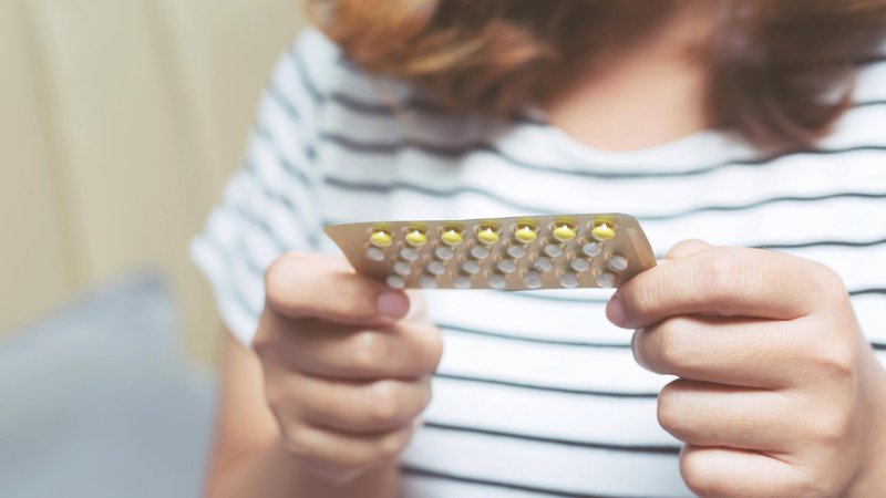 Fotografija: Najpogostejši stranski učinki pri uporabi hormonskih kontracepcijskih tabletk vključujejo tudi motnje duševnega zdravja, kot sta depresija in anksioznost. Foto: Gettyimages