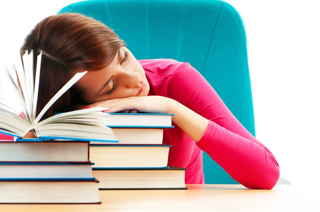 Če se učimo nečesa novega in bi radi pospešili proces pomnjenja, bi morali vsekakor v prvi vrsti poskrbeti za dober spanec. Foto: Shutterstock