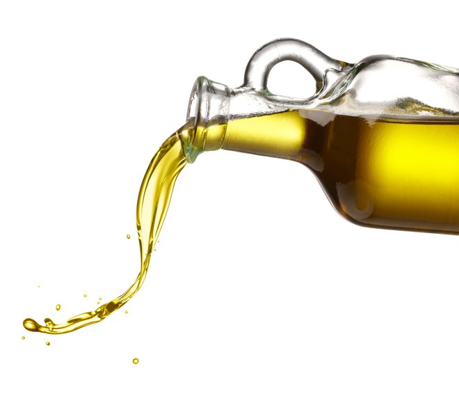 Tveganje za nastanek srčno-žilnih bolezni se z uživanjem oljčnega olja zmanjša tudi zaradi njegovega dokazanega učinka na znižanje krvnega tlaka. Foto: Shutterstock