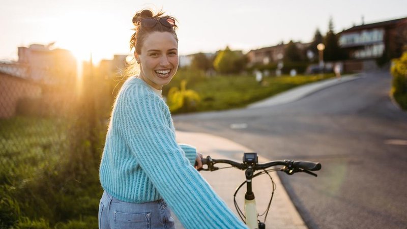 Fotografija: Uporaba kolesa namesto avtomobila je zagotovo en korak v trajnostni smeri. Foto: Shutterstock