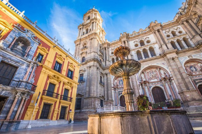 Katedrala na trgu Plaza del Obispo. Foto: Shutterstock