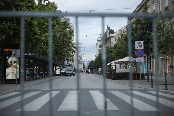 Ograje na Slovenski cesti. v času državne proslave. Foto: Jure Eržen