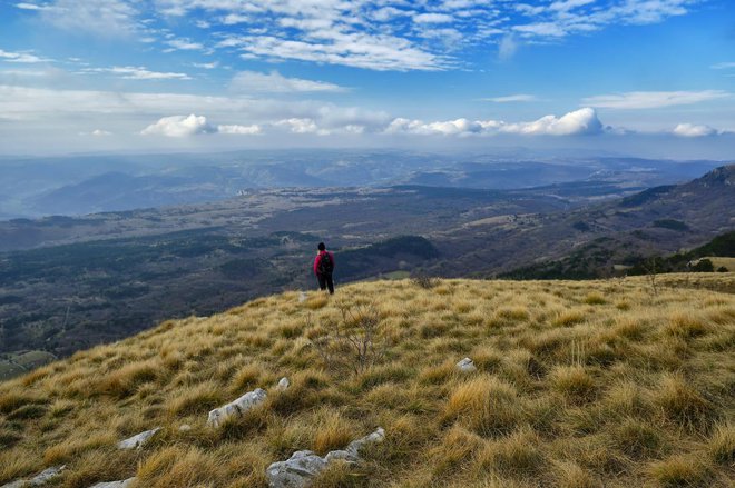 Žbevnica je razgledna na vse strani. Foto: Janez Skok