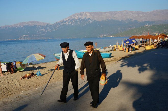 Pogradec je bilo nekdaj priljubljeno letovišče komunističnih voditeljev, danes pa je albanski del Ohridskega jezera precej zanemarjen. Foto: Aerrant/Shutterstock