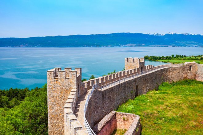 Čudoviti pogled na ohridsko jezero je s Samuelove utrdbe. Foto: saiko3p/Shutterstock