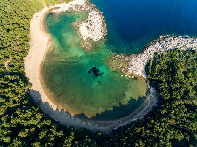 Plaža Saplunara, s katere ni pogleda na odprto morje. Foto: novak.elcic/Shutterstock