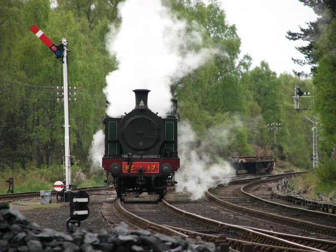 Tudi v bližini jezera Loch Ness še vozijo parne lokomotive. Foto: Igor Fabjan