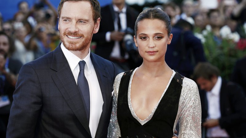 Fotografija: Alicia Vikander in Michael Fassbender sta se spoznala na snemanju filma The Light Between Oceans, pretekli konec tedna pa sta se poročila na Ibizi. 
Shutterstock