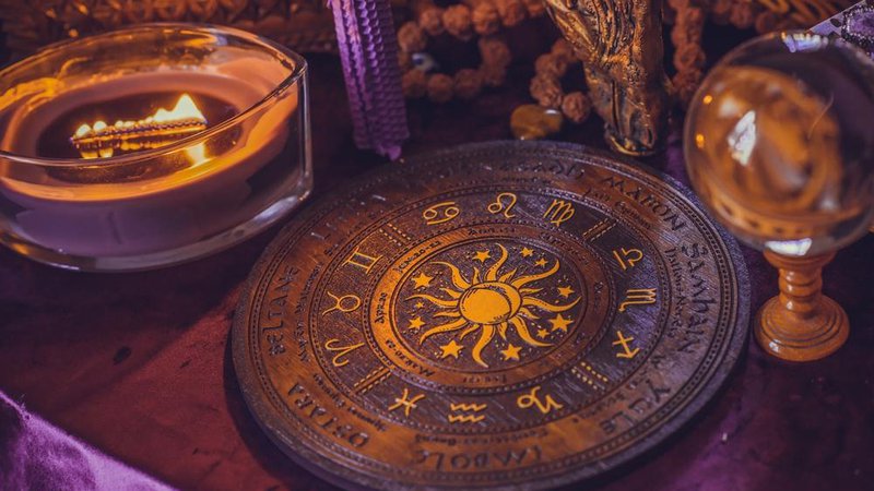 Fotografija: Mesec marec bo za veliko astroloških znamenj idealen za ljubezenske podvige. Foto: Shutterstock