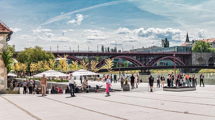 Fotografija: V Mariboru je čutiti, da turistični ponudniki prisegajo na povezovanje znotraj lokalne skupnosti. Foto: Shutterstock