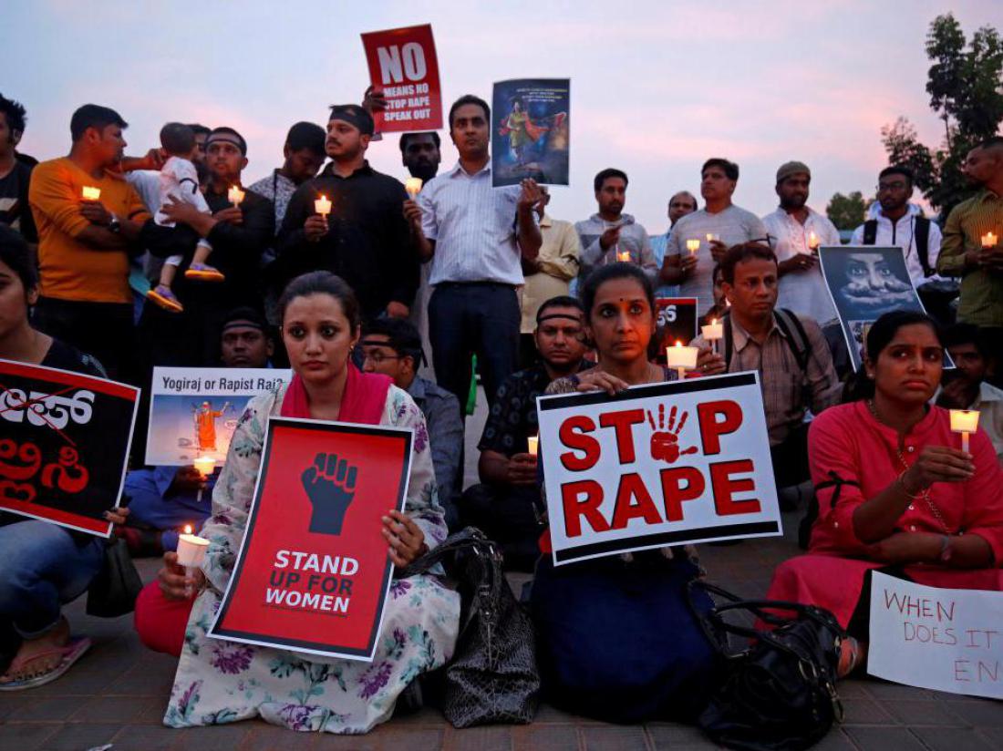 Indijska resničnost: posilstvo in sežig na grmadi