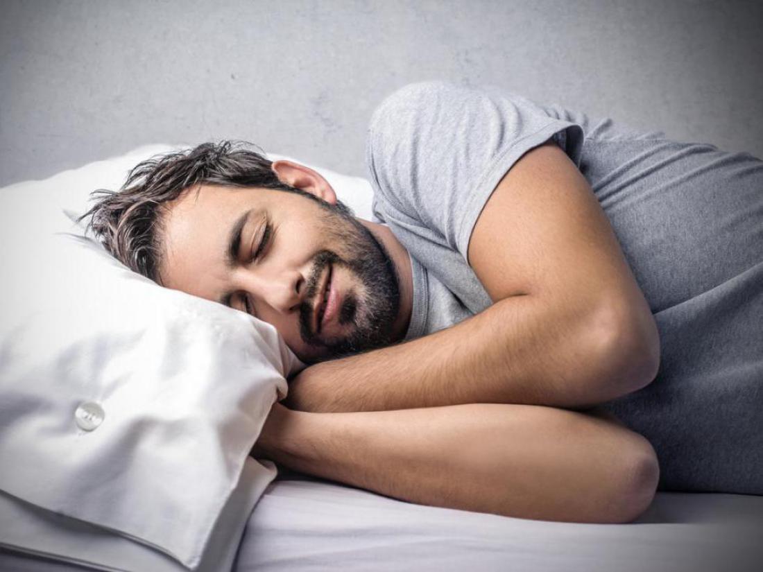 Položaj spanja razkriva njegov spolni apetit
