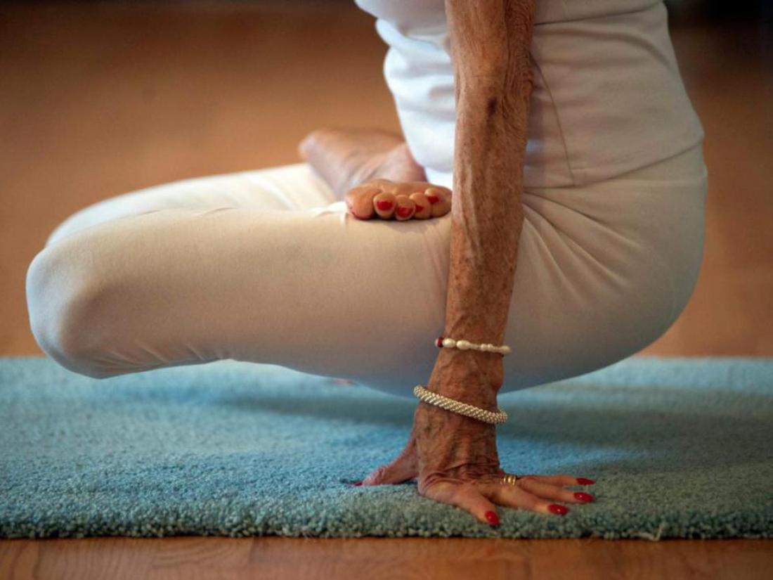 Rekorderka: stoletna vaditeljica joge