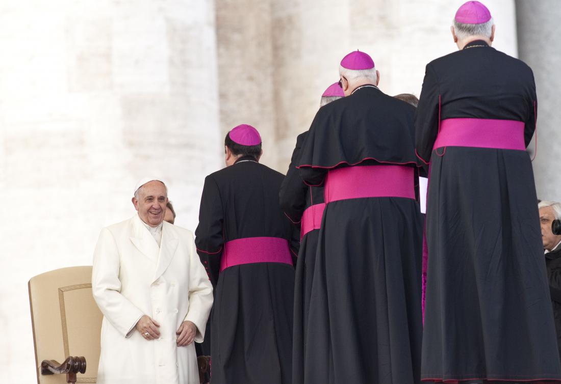 Vatikan je nebinarno spolno identiteto označil za fiktivno