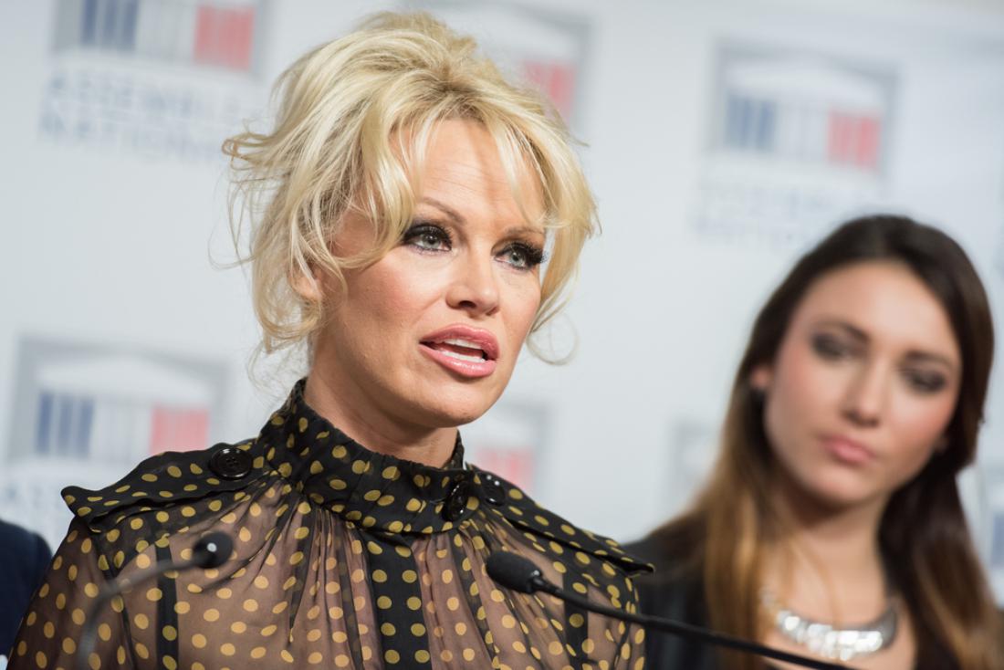 Pamela Anderson dve leti ljubila pošast