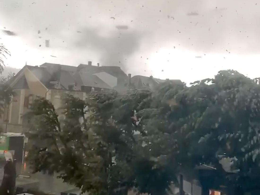Tornado v Luksemburgu: 14 ljudi ranjenih, 160 hiš poškodovanih