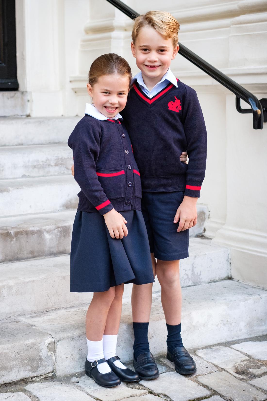Princesa Charlotte prvič v uniformi v šolo