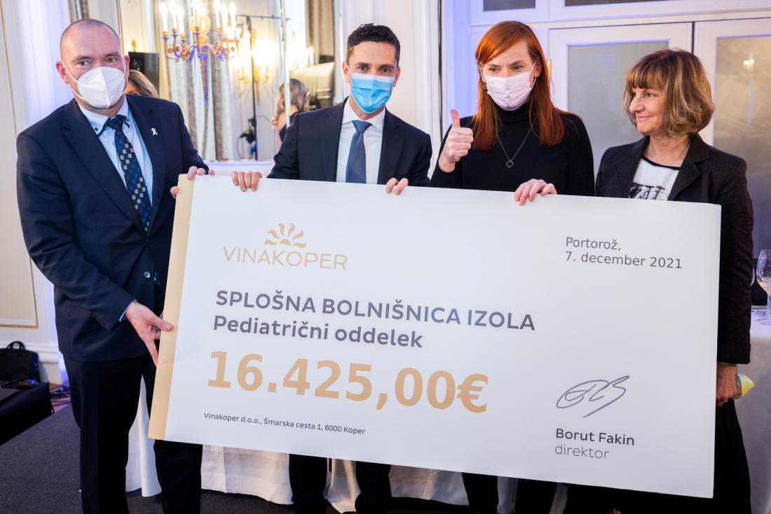 Dobrodelna dražba zbrala 49.050 evrov za najmlajše bolnike v Izoli