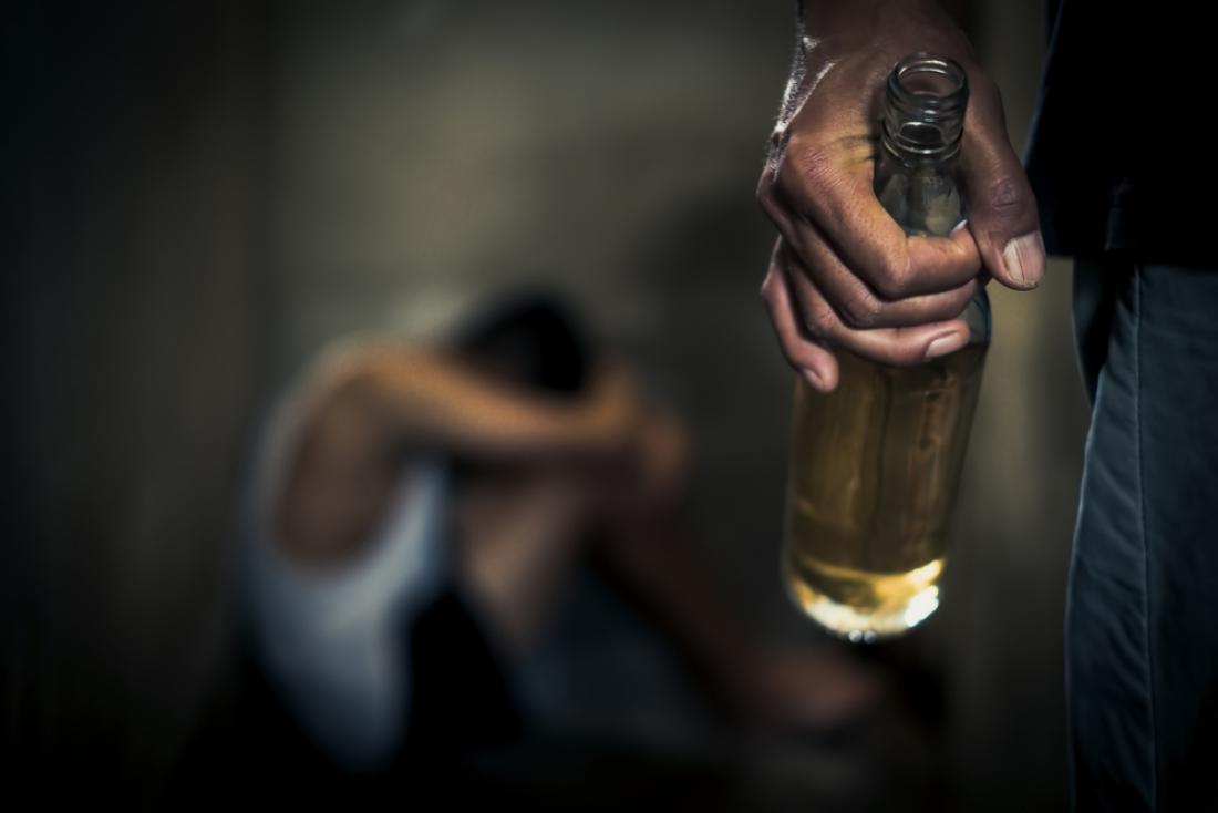 Izpoved Slovenca, ki je odrasel v alkoholizmu: Hudo sem bil zasvojen z odnosi