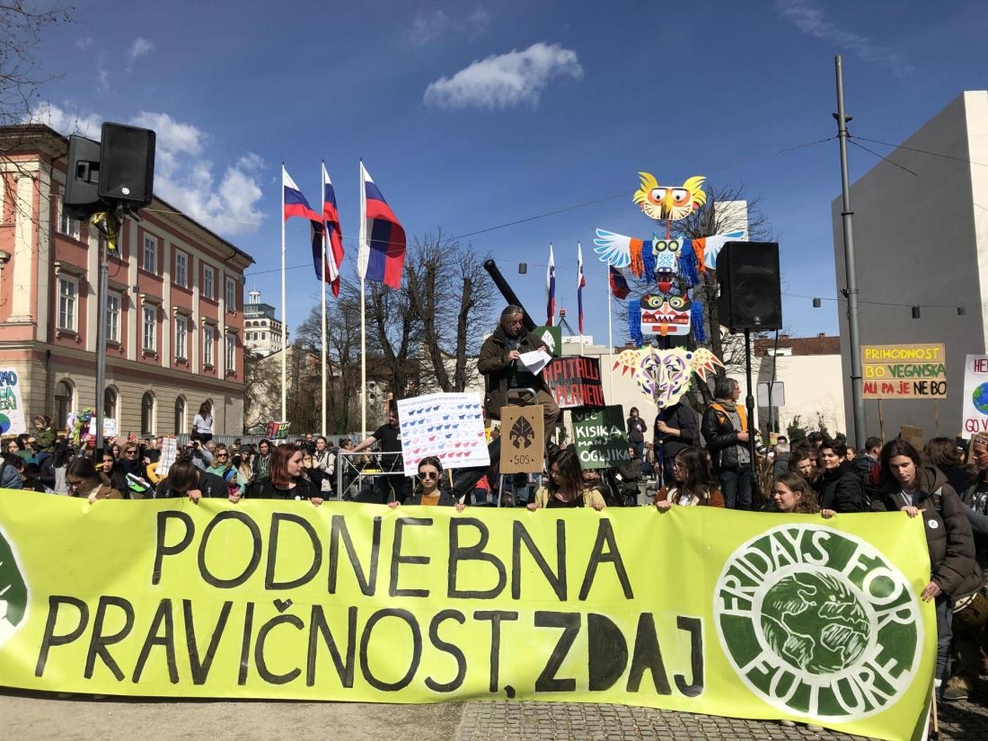 V Ljubljani protestirajo na Kongresnem trgu. Foto: Voranc Vogel