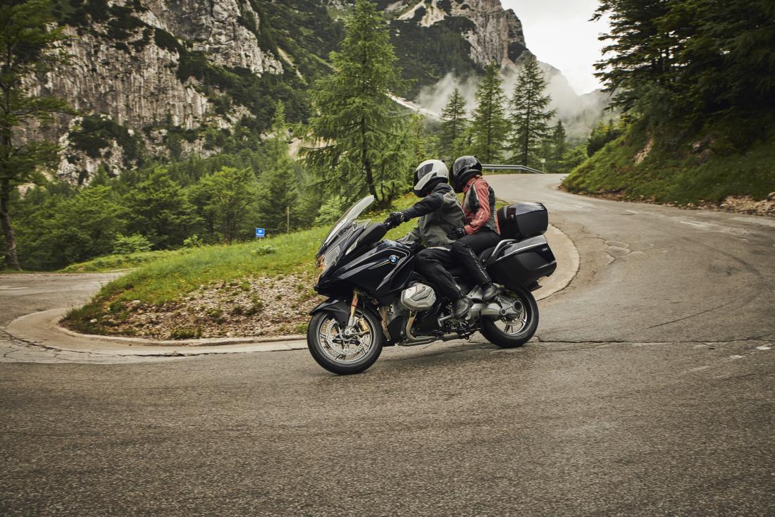 Bavarski BMW ponudi ob nakupu novega motocikla možnosti prilagoditve višine. Foto: David Daub
