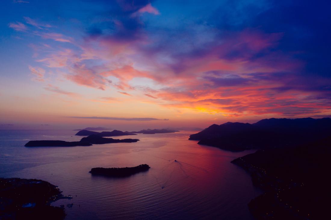 Pogled na Elafitske otoke - Koločep, Lopud, Šipan in Dakso - iz Dubrovnika. Foto: Matthew_K/Shutterstock