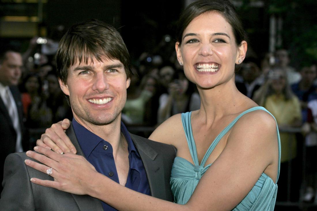Tom Cruise in Katie Holmes sveže zaljubljena pred poroko leta 2005. Foto: Everett Collection/Shutterstock