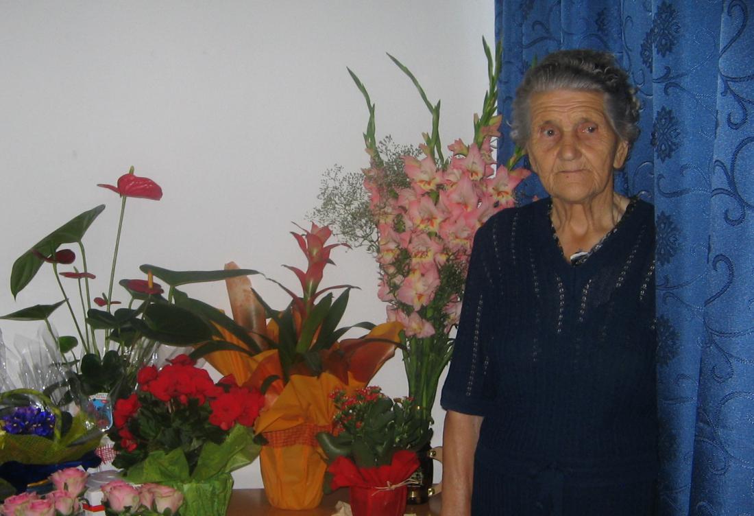 Dom starejših, kjer je bivala nona, je veliko pripomogel k praznovanju njenega 90. rojstnega dne. Foto: osebni arhiv