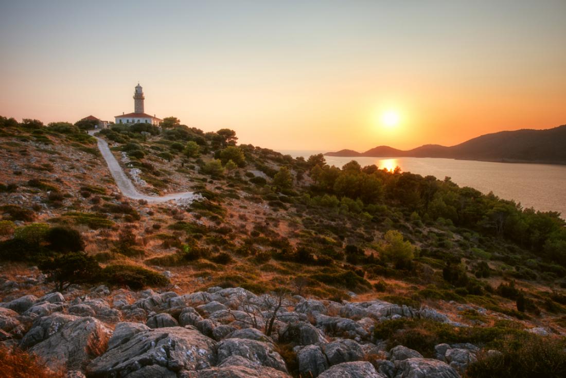 Veličastni svetilnik Struga na otoku kljubuje že 182 let. Foto: Michele Brusini/Shutterstock