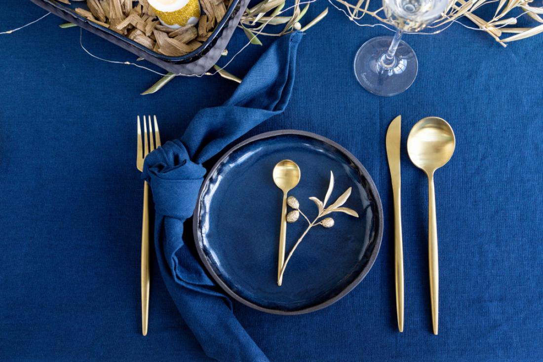 Modri odtenki naj bi zavirali apetit. Foto: Akasha/Shutterstock