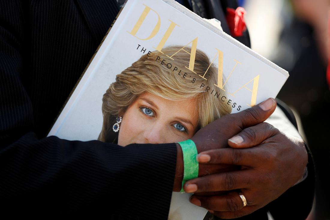 Diana, princesa, ki je osvojila ljudstvo, nikoli pozabljena. Foto: Hannah McKay/Reuters