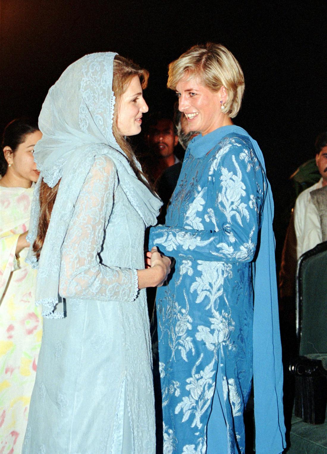 Diana je Jemimo večkrat prosila za nasvet, kako na svojo stran pridobiti konzervativno pakistansko družino ljubimca Hasnata. Foto: Shutterstock