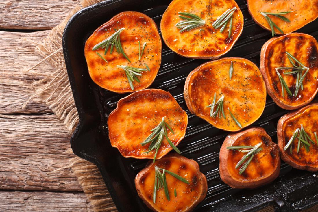 Sladek krompir je zelo zdrav za kožo, privoščite si ga na sto in način. Foto: AS Food studio/Shutterstock